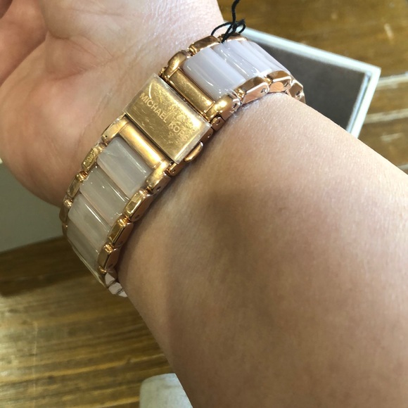 Michael kors Two tone women’s watch - Picture 3 of 5